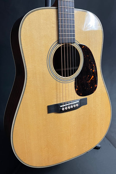 Martin HD-28 (2025) Standard Dreadnought Acoustic Guitar Gloss Natural w/ Case (032)