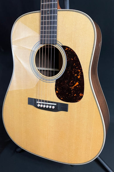 Martin HD-28 (2025) Standard Dreadnought Acoustic Guitar Gloss Natural w/ Case (032)