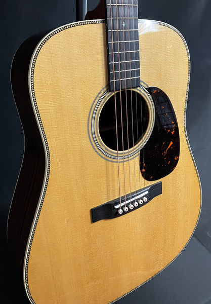 Martin HD-28 (2025) Standard Dreadnought Acoustic Guitar Gloss Natural w/ Case (032)