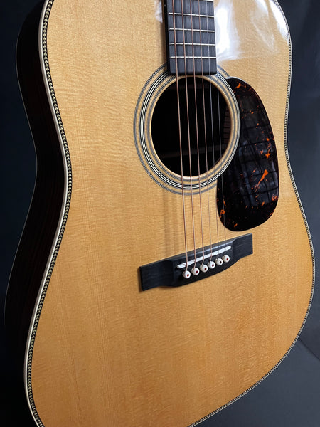Martin HD-28 (2025) Standard Dreadnought Acoustic Guitar Gloss Natural w/ Case (032)