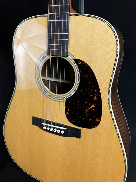 Martin HD-28 (2025) Standard Dreadnought Acoustic Guitar Gloss Natural w/ Case (032)