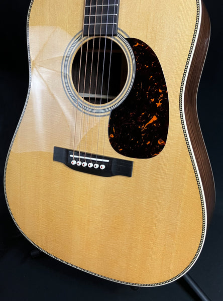 Martin HD-28 (2025) Standard Dreadnought Acoustic Guitar Gloss Natural w/ Case (032)