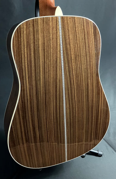 Martin HD-28 (2025) Standard Dreadnought Acoustic Guitar Gloss Natural w/ Case (032)