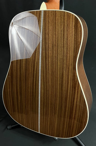 Martin HD-28 (2025) Standard Dreadnought Acoustic Guitar Gloss Natural w/ Case (032)