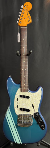 Fender Vintera II '70s Competition Mustang Electric Guitar Competition Burgundy w/ Gig Bag