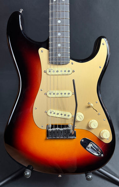 Fender American Ultra II Stratocaster Electric Guitar Ultraburst Finish w/ OHSC (178)