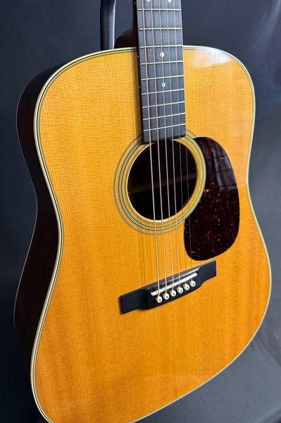 Martin D-28 Standard Dreadnought Acoustic Guitar Gloss Natural Finish w/ OHSC