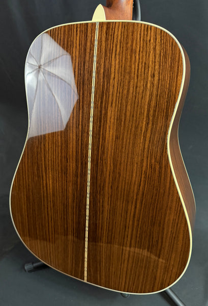 Martin D-28 Standard Dreadnought Acoustic Guitar Gloss Natural Finish w/ OHSC