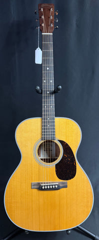 Martin 000E Retro Plus Granadillo Auditorium Acoustic-Electric Guitar Vintage Natural w/ Soft Case