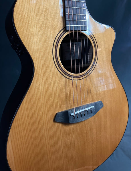 Breedlove Pro Concert CE Rosewood Acoustic-Electric Guitar Aging Toner Natural w/ Case