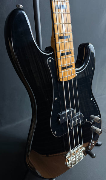 Squier Classic Vibe 70's Precision Bass 4-String Bass Guitar Gloss Black Finish (411)
