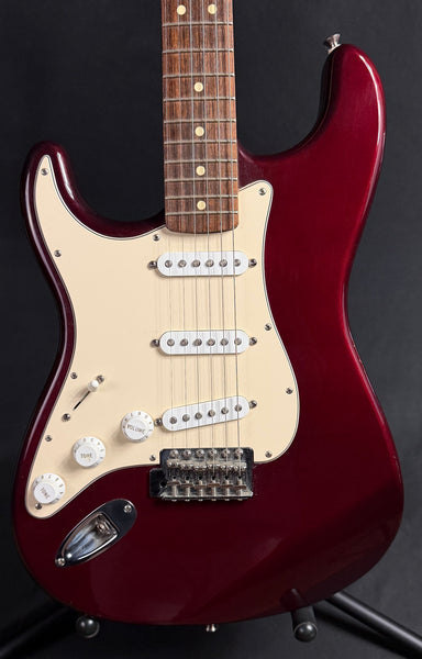Fender Standard Stratocaster Left-Handed Electric Guitar Midnight Wine Finish