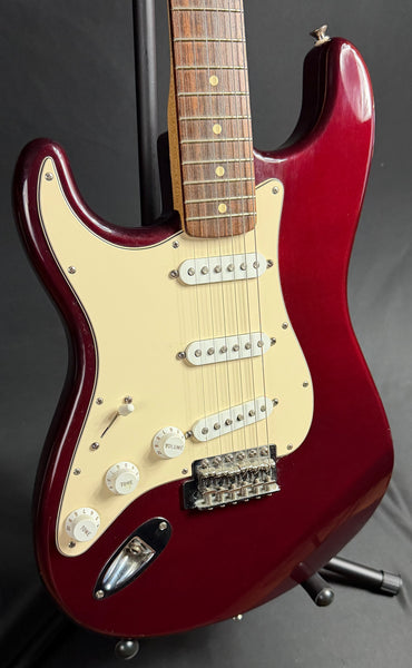 Fender Standard Stratocaster Left-Handed Electric Guitar Midnight Wine Finish