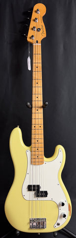 Fender Player II Precision Bass 4-String Bass Guitar Hialeah Yellow Finish