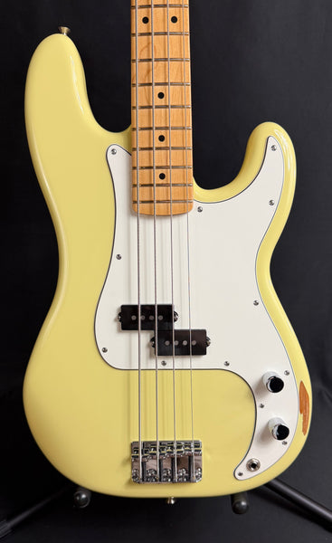 Fender Player II Precision Bass 4-String Bass Guitar Hialeah Yellow Finish