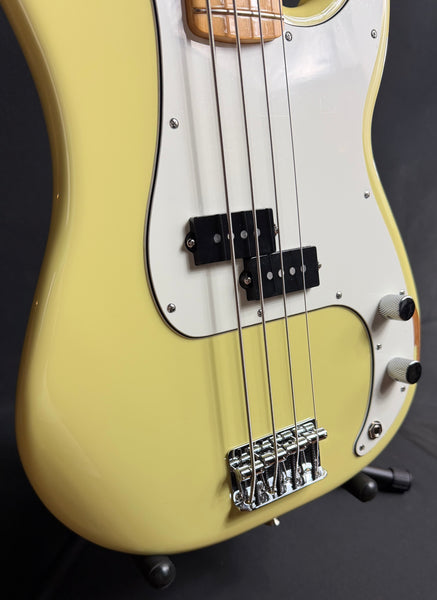 Fender Player II Precision Bass 4-String Bass Guitar Hialeah Yellow Finish