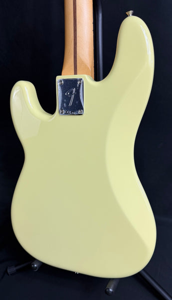 Fender Player II Precision Bass 4-String Bass Guitar Hialeah Yellow Finish