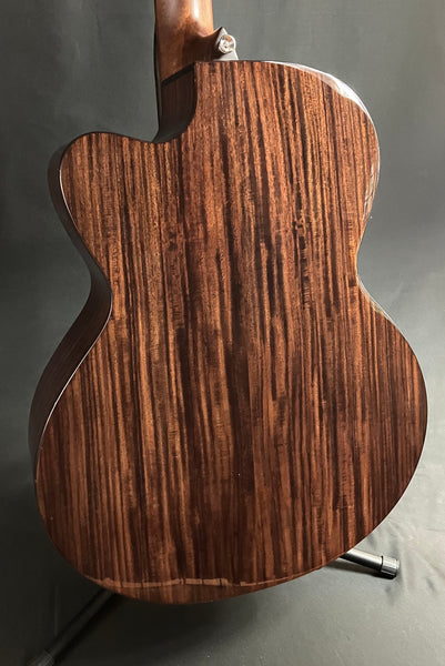 Alvarez AEB70CE Artist Elite 4-String Acoustic-Electric Bass Guitar Shadowburst Finish