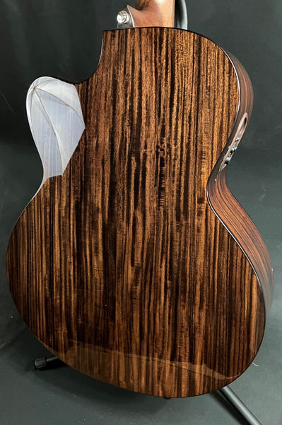 Alvarez AEB70CE Artist Elite 4-String Acoustic-Electric Bass Guitar Shadowburst Finish