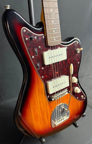 Squier Classic Vibe 60's Jazzmaster Electric Guitar 3-Tone Sunburst (770)
