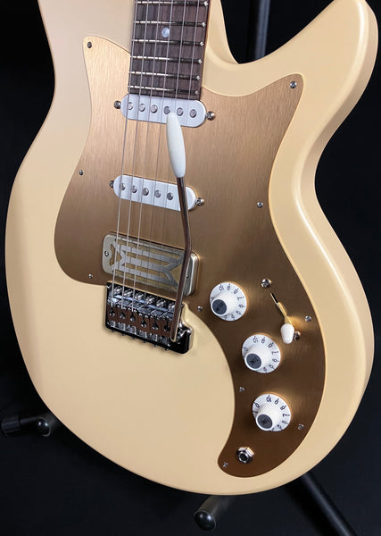 Eastman DC'62 FullerTone Electric Guitar Desert Sand Finish w/ Soft Case