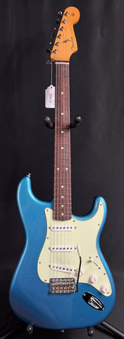 Fender Vintera II '60s Stratocaster Electric Guitar Lake Placid Blue w/ Gig Bag