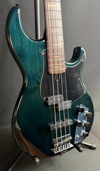Yamaha BB734A Broad Bass 4-String Bass Guitar Indigo Blue Finish w/ Gig Bag (150)