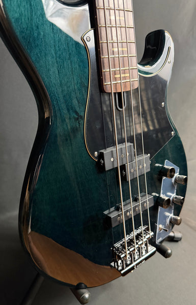 Yamaha BB734A Broad Bass 4-String Bass Guitar Indigo Blue Finish w/ Gig Bag (150)