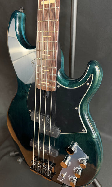 Yamaha BB734A Broad Bass 4-String Bass Guitar Indigo Blue Finish w/ Gig Bag (150)
