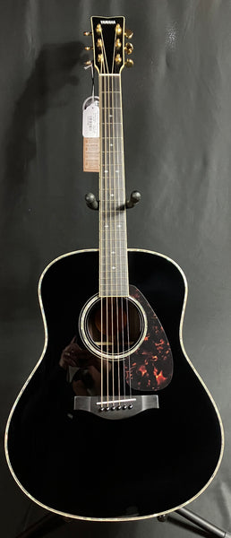 Yamaha LL16D Deluxe ARE Original Jumbo Acoustic-Electric Guitar Gloss Black w/ Case