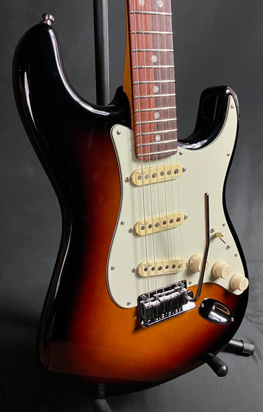 Fender American Ultra Stratocaster Electric Guitar Ultraburst Finish w/ OHSC