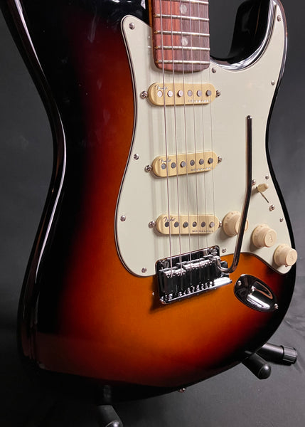 Fender American Ultra Stratocaster Electric Guitar Ultraburst Finish w/ OHSC
