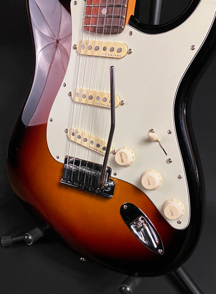 Fender American Ultra Stratocaster Electric Guitar Ultraburst Finish w/ OHSC