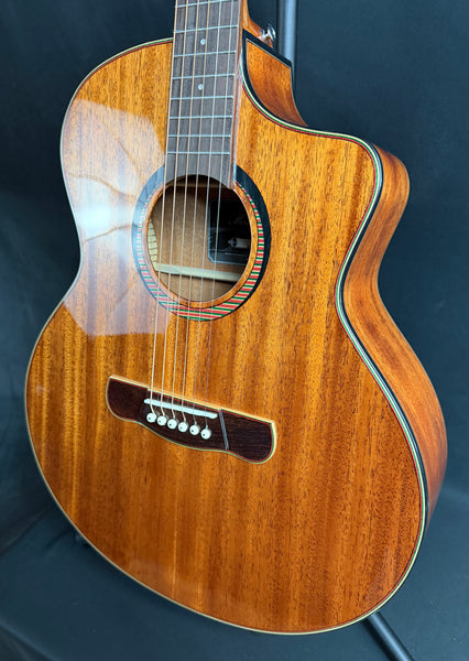 Merida C15SCEQ Grand Concert Cutaway Acoustic-Electric Guitar Mahogany w/ Gig Bag
