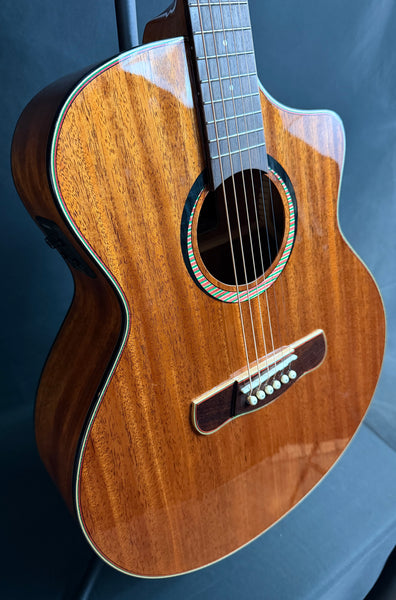 Merida C15SCEQ Grand Concert Cutaway Acoustic-Electric Guitar Mahogany w/ Gig Bag