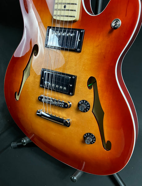 Squier Affinity Starcaster Delxue Semi-Hollow Electric Guitar Sienna Sunburst