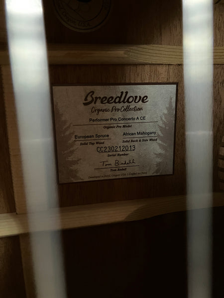 Breedlove Performer Pro Concerto CE Acoustic-Electric Guitar Aged Toner Natural w/ OHSC