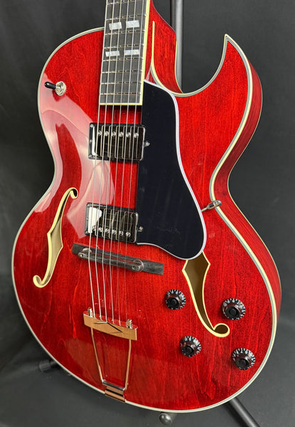 Eastman AR372CE Archtop Hollow Body Electric Guitar Classic Finish w/ OHSC (472)