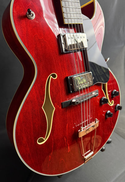 Eastman AR372CE Archtop Hollow Body Electric Guitar Classic Finish w/ OHSC (472)