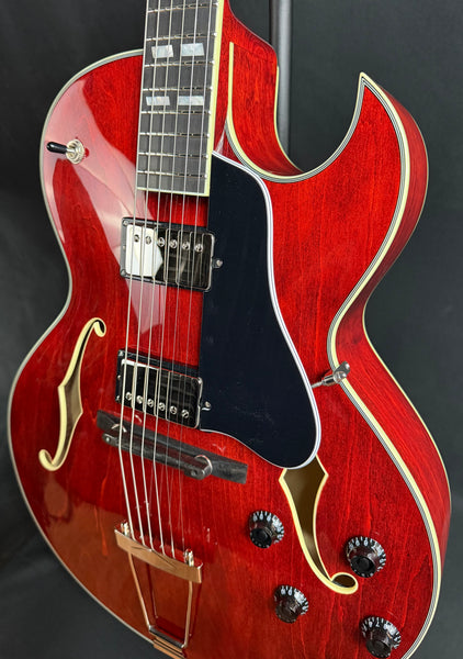 Eastman AR372CE Archtop Hollow Body Electric Guitar Classic Finish w/ OHSC (472)