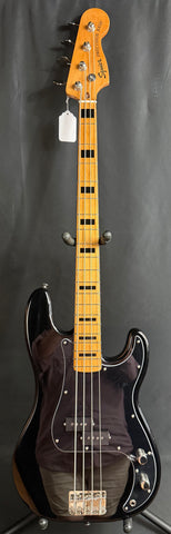 Squier Classic Vibe 70's Precision Bass 4-String Bass Guitar Gloss Black Finish (620)