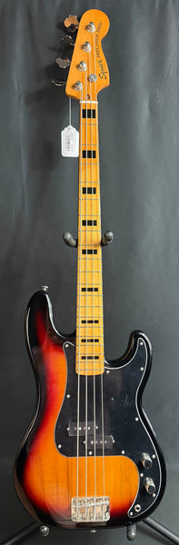 Squier Classic Vibe 70's Precision Bass 4-String Bass Guitar 3-Tone Sunburst (195)