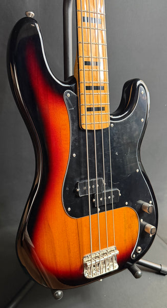 Squier Classic Vibe 70's Precision Bass 4-String Bass Guitar 3-Tone Sunburst (195)