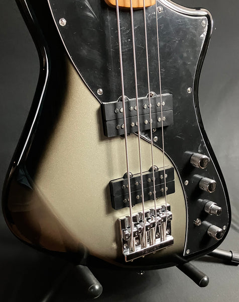 Fender Player Plus Active Meteora Bass 4-String Bass Guitar Silverburst w/ Gig Bag (322)
