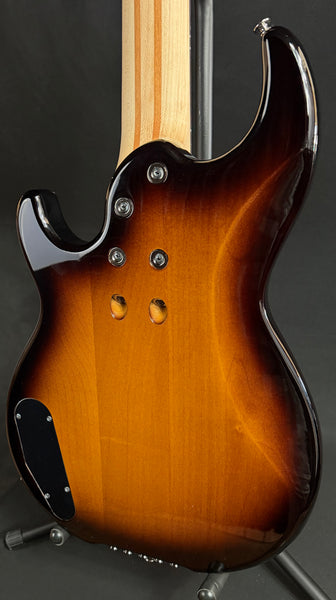 Yamaha BB435 Broad Bass 5-String Bass Guitar Tobacco Sunburst Finish
