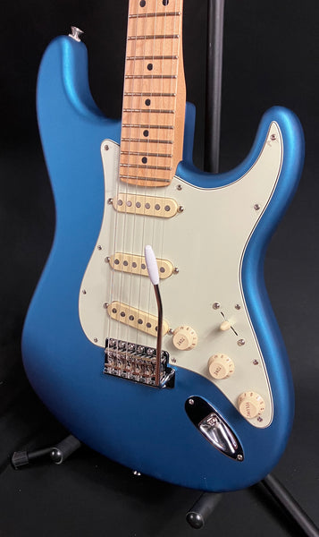Fender American Performer Stratocaster Electric Guitar Satin Lake Placid Blue w/ Gig Bag