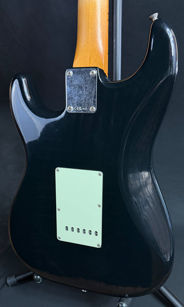 Fender Vintera II Road Worn '60s Stratocaster Electric Guitar Gloss Black w/ Case