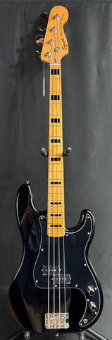 Squier Classic Vibe 70's Precision Bass 4-String Bass Guitar Gloss Black Finish