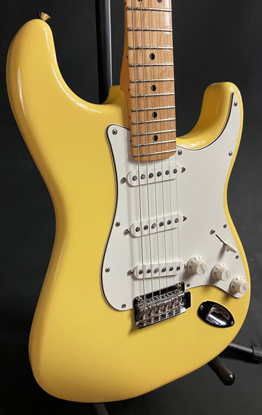 Fender Player Stratocaster Electric Guitar Buttercream Finish