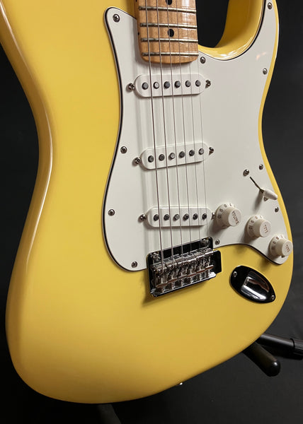 Fender Player Stratocaster Electric Guitar Buttercream Finish